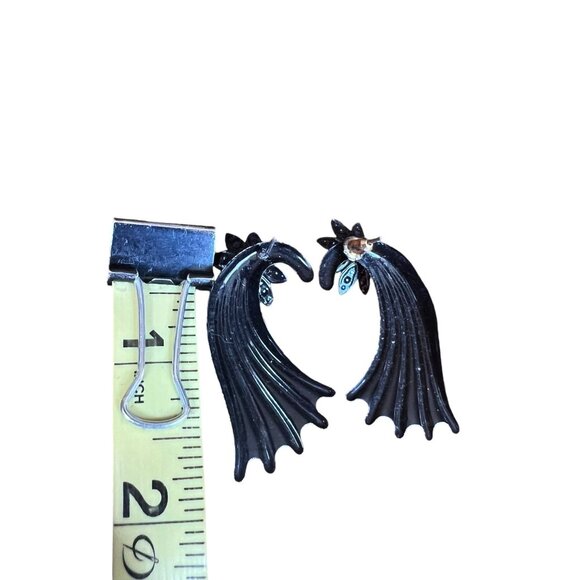 Vintage 80s Black Metal Flower Fan Earrings - Picture 2 of 2